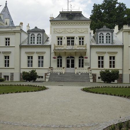 Palac W Nosowie Nosowo Exterior foto
