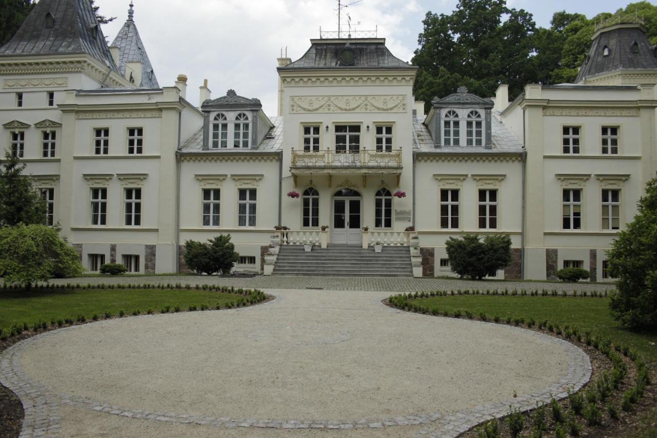 Palac W Nosowie Nosowo Exterior foto